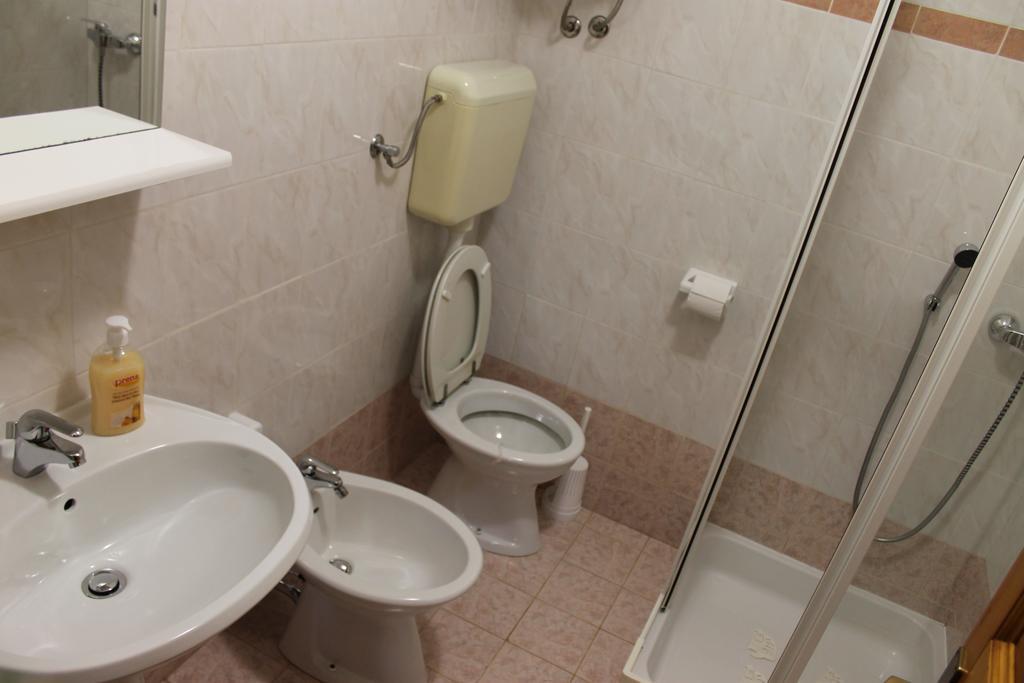 Apartments Mestri 그로즈냔 객실 사진