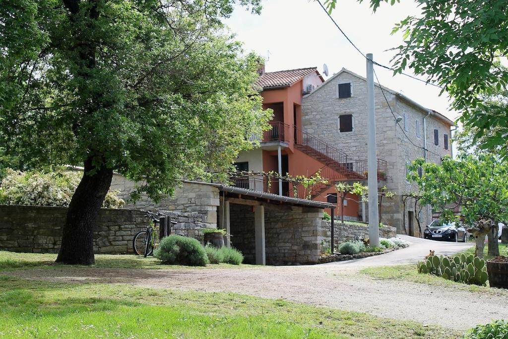 Apartments Mestri 그로즈냔 외부 사진